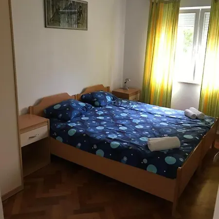 Apartment Maestral *